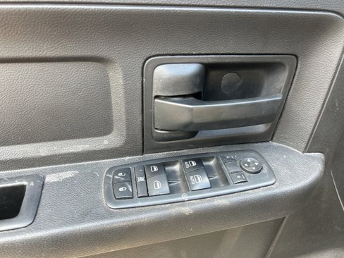 Used 2018 RAM 2500 Tradesman w/ Chrome Appearance Group image 14