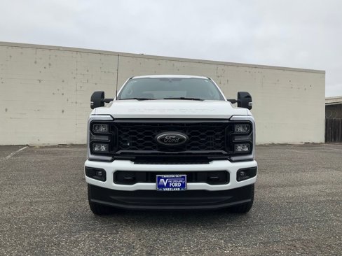 Used 2025 Ford F350 Lariat w/ Black Appearance Package image 19