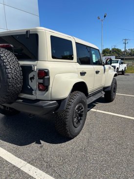 New 2025 Ford Bronco Raptor image 6