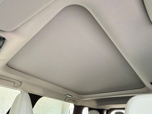 New 2025 Mitsubishi Outlander SE image 11