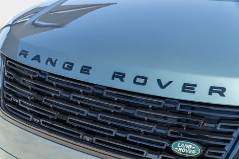 New 2026 Land Rover Range Rover Velar Dynamic SE image 9