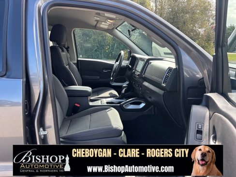 Used 2024 Nissan Frontier SV image 24