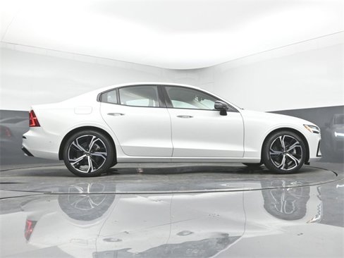 Used 2025 Volvo S60 B5 Plus w/ Protection Package Premier image 41