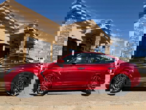Used 2020 Genesis G70 2.0T image 3