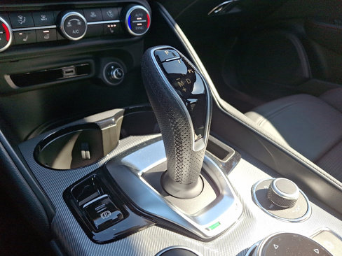 New 2025 Alfa Romeo Giulia AWD image 9