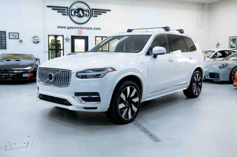 Used 2023 Volvo XC90 T8 Ultimate w/ Lounge Package image 3