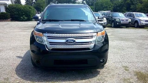 Used 2015 Ford Explorer XLT w/ Equipment Group 202A image 2