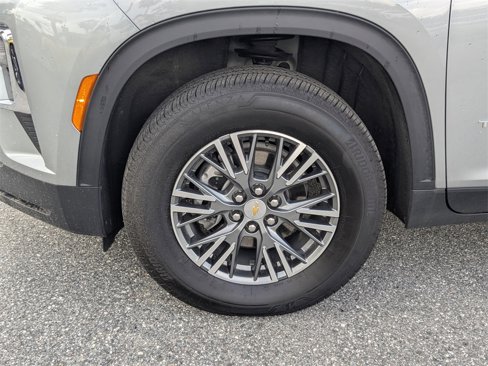 Certified 2025 Chevrolet Traverse LT image 11