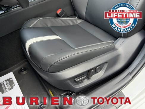 New 2026 Toyota Camry Hybrid w/ Multimedia Upgrade Package image 11