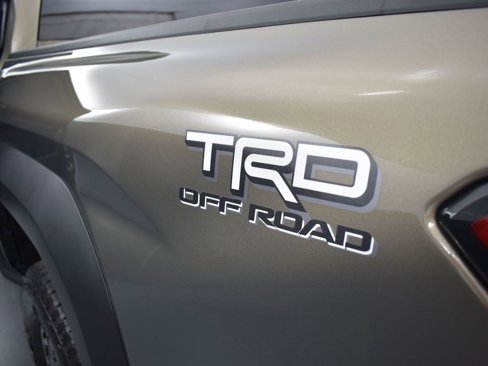 Used 2025 Toyota Tacoma TRD Off-Road image 25