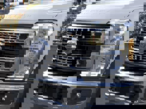 New 2025 Ford F550 4x4 Crew Cab image 17
