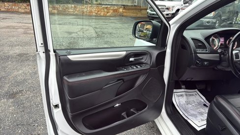 Used 2019 Dodge Grand Caravan GT image 18