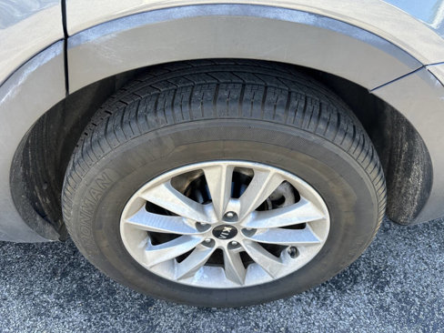 Used 2020 Kia Sorento AWD V6 image 2