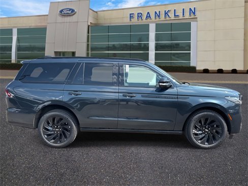 New 2025 Lincoln Navigator Reserve w/ Jet Appearance Package image 8