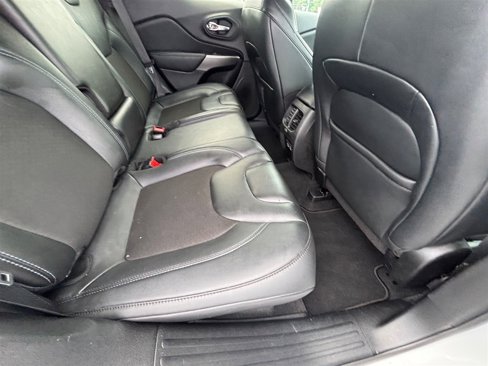 Used 2021 Jeep Cherokee Latitude Plus image 32