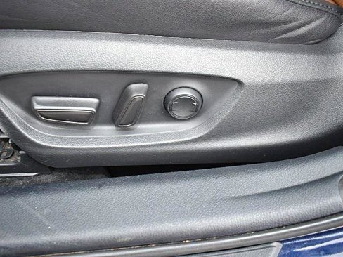 Used 2021 Toyota Avalon XSE image 12