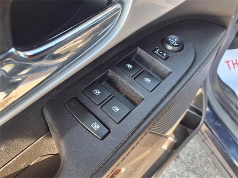 Used 2017 Chevrolet Equinox LT w/ Convenience Package image 14