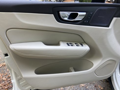 New 2026 Volvo XC60 T8 Ultra w/ Protection Package Premier image 13