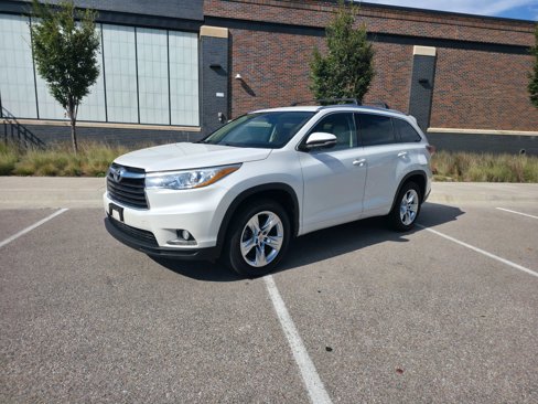 Used 2015 Toyota Highlander Limited image 3