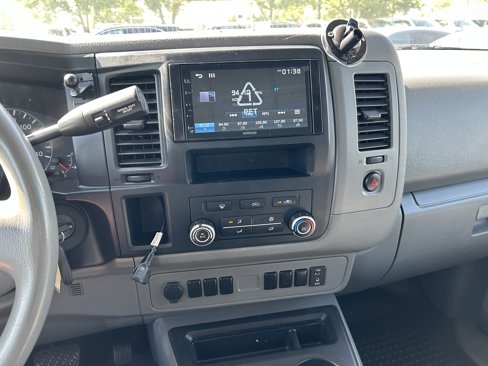 Used 2020 Nissan NV 2500 S image 11