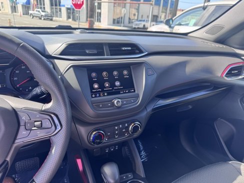 Used 2022 Chevrolet TrailBlazer RS image 14