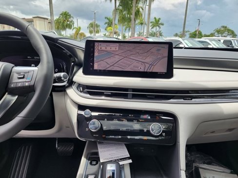 New 2026 INFINITI QX60 Luxe image 13