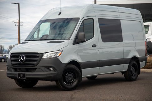 Used 2025 Mercedes-Benz Sprinter 2500 image 1