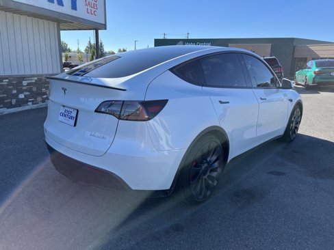 Used 2025 Tesla Model Y Performance image 10