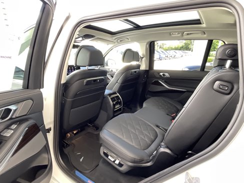 New 2026 BMW X7 xDrive40i w/ Premium Package image 24
