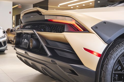Used 2024 Lamborghini Huracan Sterrato image 44