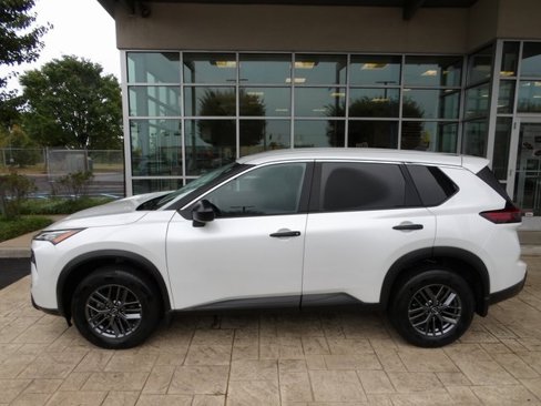 Certified 2024 Nissan Rogue S image 4