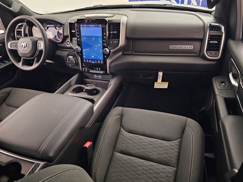 New 2026 RAM 1500 4x4 Crew Cab image 16