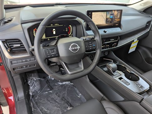 New 2025 Nissan Rogue Platinum w/ Tech Package image 2