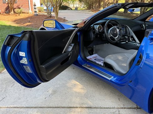 Used 2019 Chevrolet Corvette Stingray Convertible w/ Battery Protection Package image 43