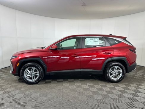 Certified 2025 Hyundai Tucson SE image 35
