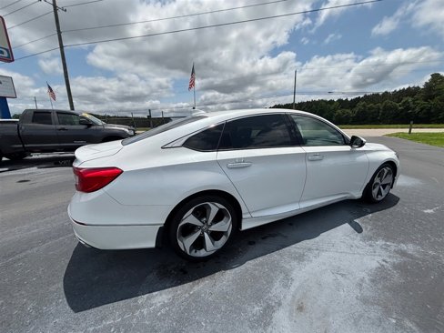 Used 2019 Honda Accord Touring image 6