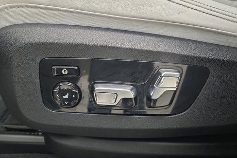 Certified 2024 BMW X7 xDrive40i w/ Executive Package image 13