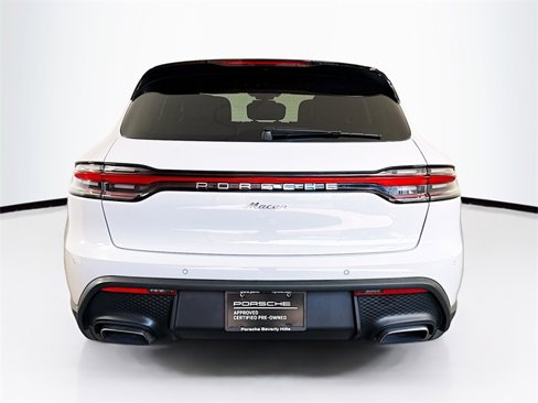 Certified 2024 Porsche Macan image 10