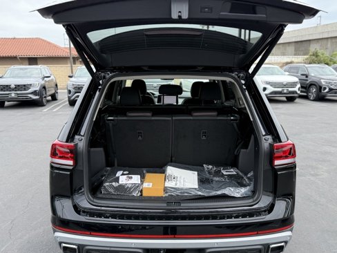 New 2025 Volkswagen Atlas Peak Edition SE image 13