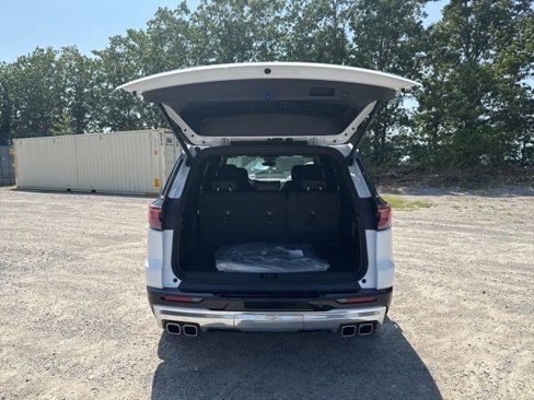 New 2026 GMC Acadia Denali w/ LPO, Floor Liner Package image 11