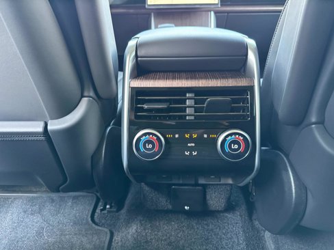 New 2025 Land Rover Range Rover SE image 17