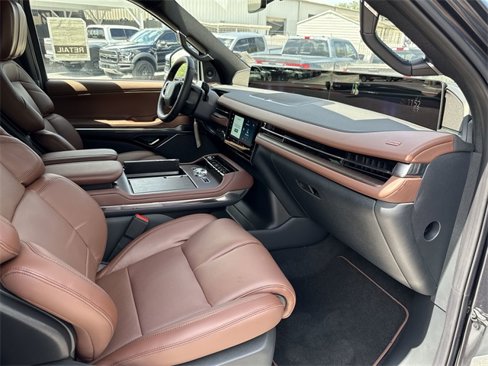 New 2025 Lincoln Navigator Reserve image 11