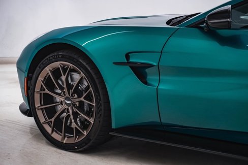 New 2025 Aston Martin V8 Vantage Coupe image 13