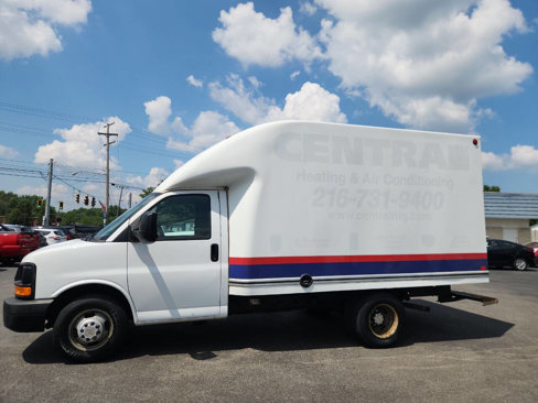 Used 2014 Chevrolet Express 3500 image 2