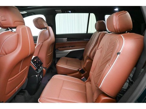 New 2026 Cadillac Vistiq Platinum image 14