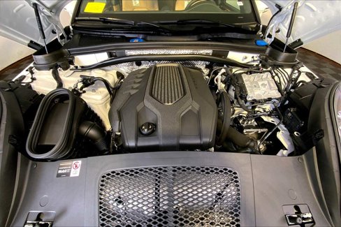 New 2026 Porsche Macan image 21