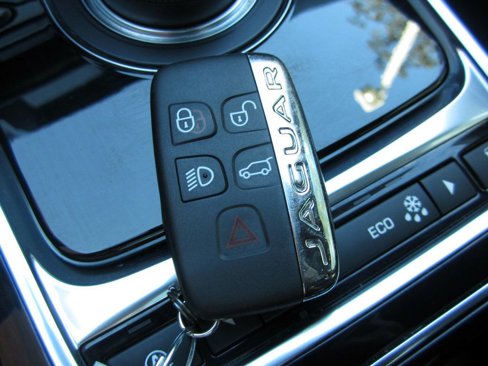 Used 2019 Jaguar F-PACE Premium image 21