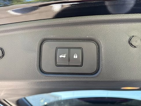 New 2025 Nissan Pathfinder SL image 16