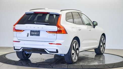 Certified 2025 Volvo XC60 T8 Plus w/ Protection Package Premier image 5