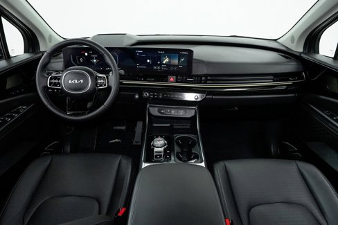 Used 2025 Kia Carnival SX Prestige image 33